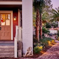 The Collector Inn & Luxury Gardens
