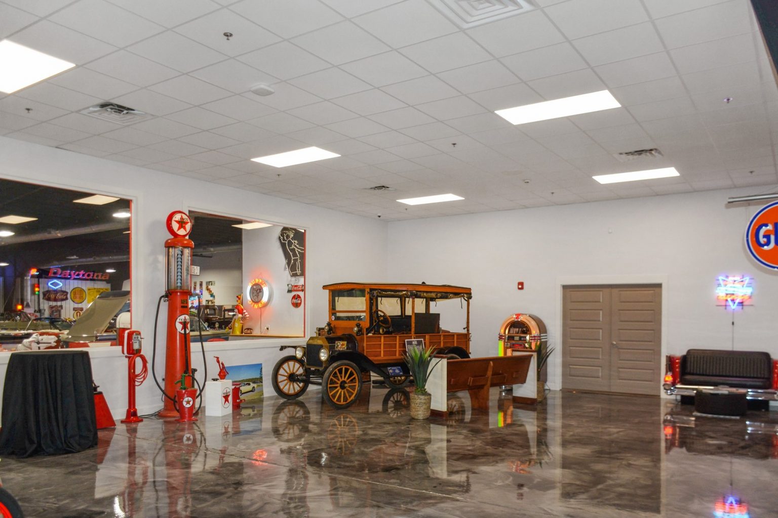 Gallery 5 - Classic Car Museum